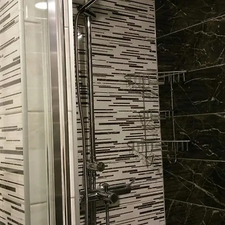 Modern Apartment *